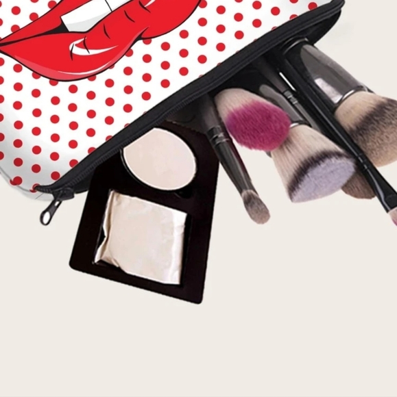 New 1pc Red Lip Makeup Bag - Picture 2 of 5